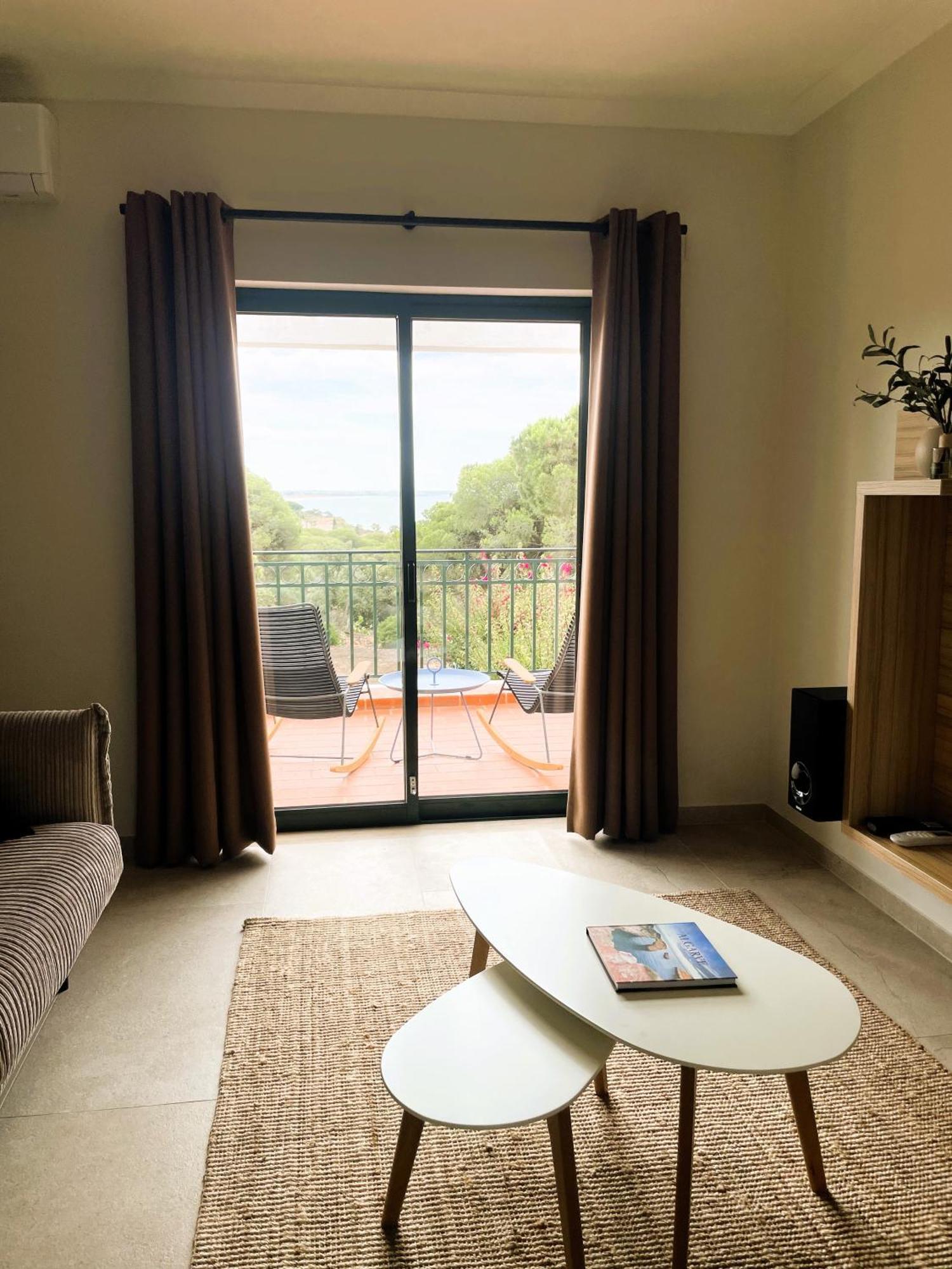 Casa Velha Apartments - Adults Friendly อัลบูเฟรา ภายนอก รูปภาพ