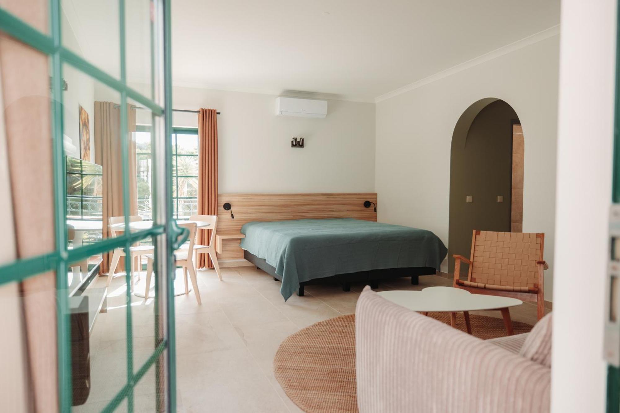 Casa Velha Apartments - Adults Friendly อัลบูเฟรา ภายนอก รูปภาพ